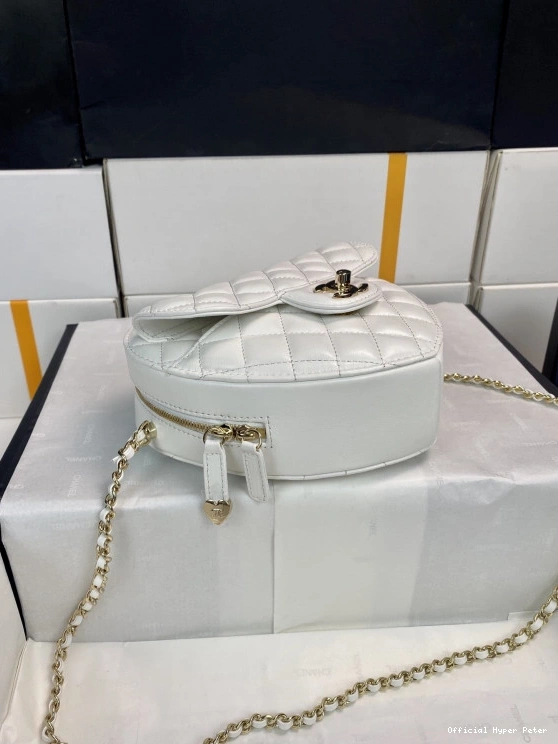 Hyper Peter Heart CHANEL Bag-18*16.5*6.5CM 0806